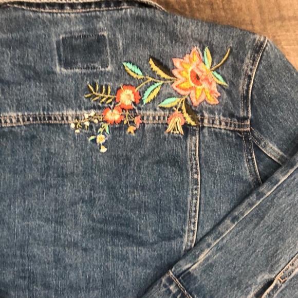 Embroidered Floral Jean Jacket OLD NAVY - Picture 6 of 8